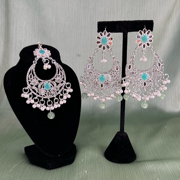 Beautiful Silver With Sky Blue Gems And Pearls Earrings And Tikka Set. - Picture 2 of 7